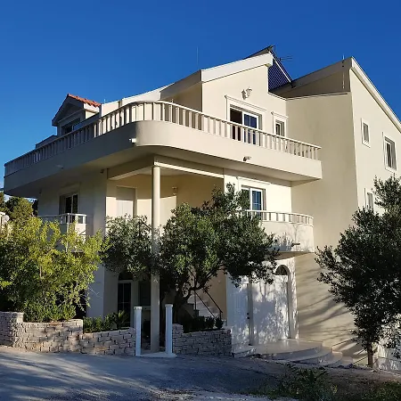 Apartments Beach Vile Holiday *
